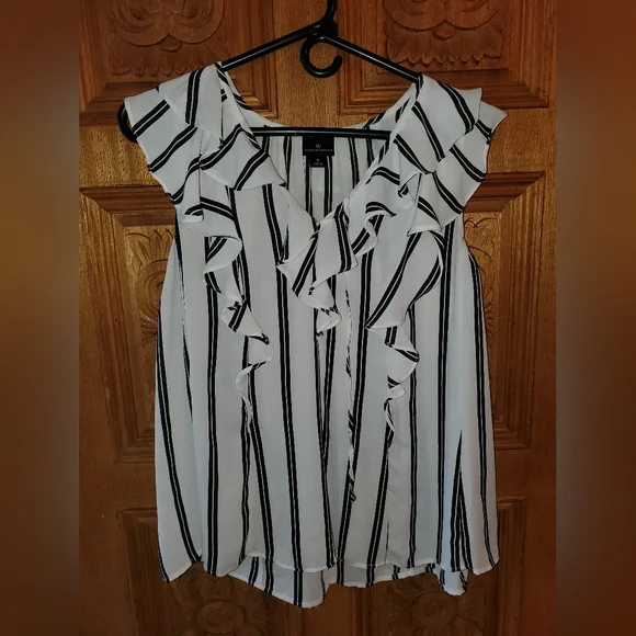 Worthington tank top. Size small. - Picture 1 of 2